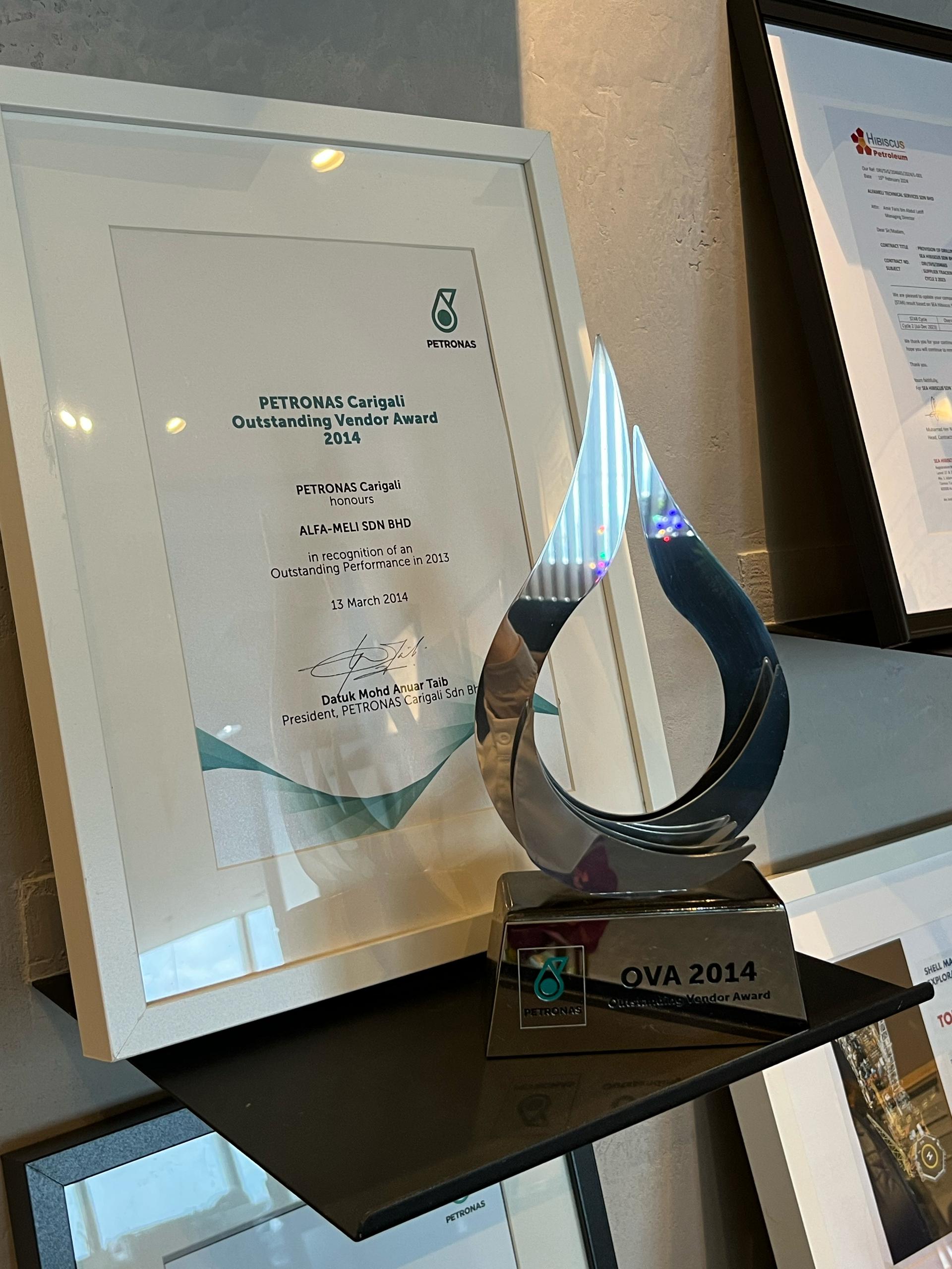 Petronas CariGali Outstanding Vendor Award 2014